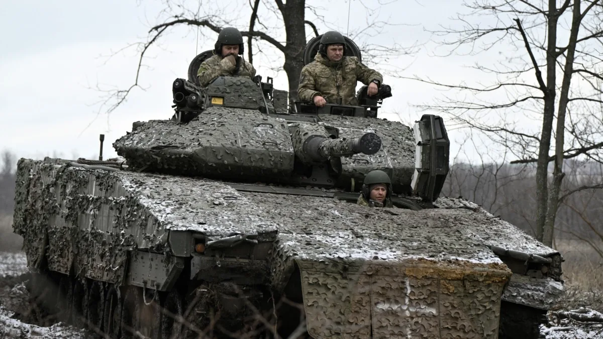 Данія та Швеція спільно нададуть Україні 20 БМП та боєприпаси
