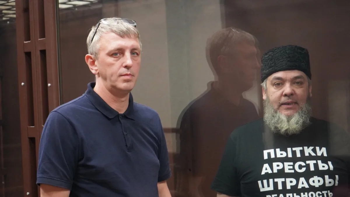 Кримського активіста Яшара Шихаметова винесли із зали засідань російського суду на ношах