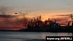 Над портом Феодосії після вибуху висів густий дим, у будинках вибите скло