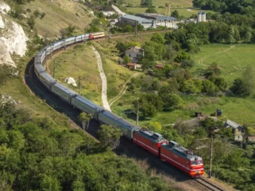 У Мелітополі підірвали потяг, який возив із Криму боєприпаси та паливо – ЦНС