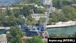 У порту Феодосії підбито російський військовий корабель «Новочеркасск»