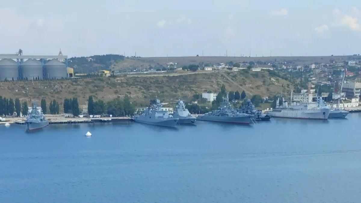 Росія тримає у Чорному морі 13 кораблів – ВМС України