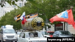 9 травня у Севастополі: автопробіги з прапорами, безкоштовна каша та портрети «безсмертного полку» (фото)